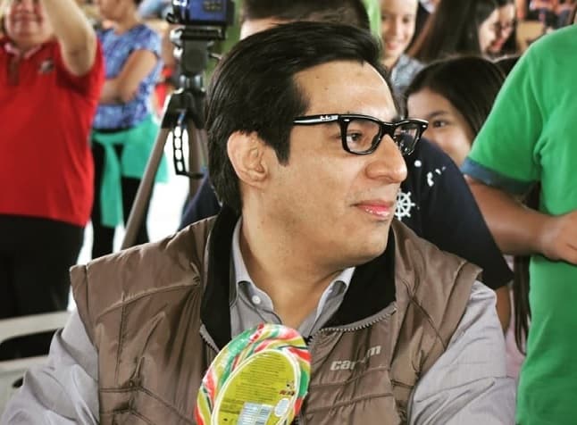 Esposa de Clari Arias dice que “no existió agresión física”