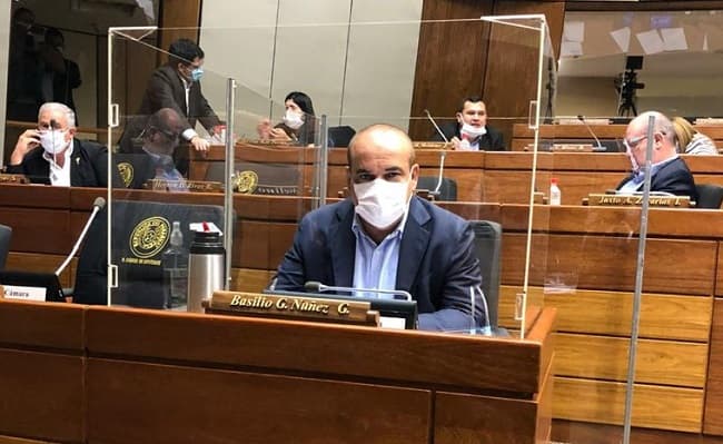 Bachi pide retirarse “a pedido de Obras Públicas”