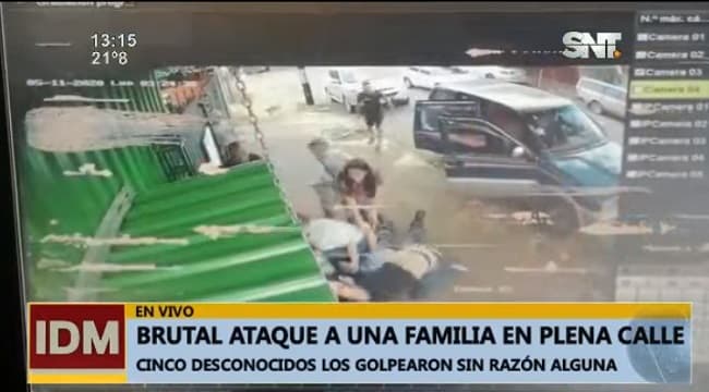 Atacan a los golpes a una familia en la vía pública