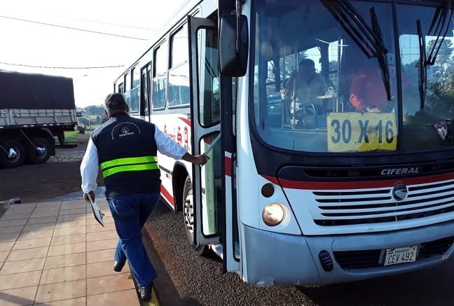 Dinatran suspende circulación de buses desde el 14 de mayo