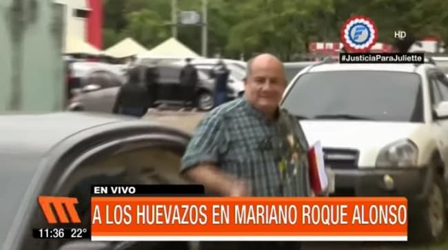 En Roque Alonso atacan a “huevazos” a un concejal durante protesta
