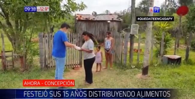 Joven festejó sus 15 años entregando platos de comida