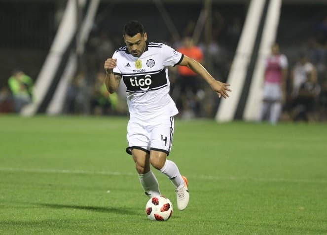 Samudio sufre accidente automovilístico