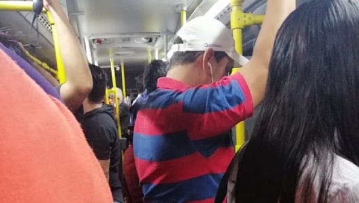 Aumentan denuncias sobre buses que viajan colmados de pasajeros