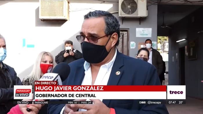 Hugo Javier entrega víveres a instituciones educativas