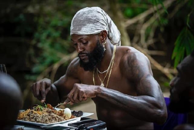 Adebayor confirma que su retorno está complicado