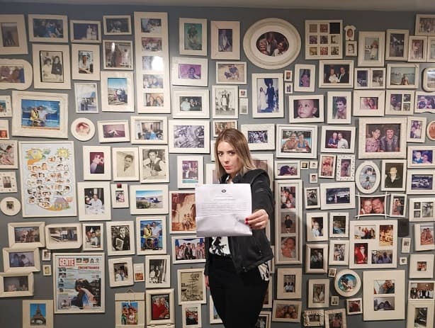 Conductora denuncia a “depravado” que comentó foto de su hijo