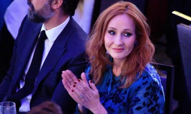 La autora de Harry Potter se mantiene en su postura