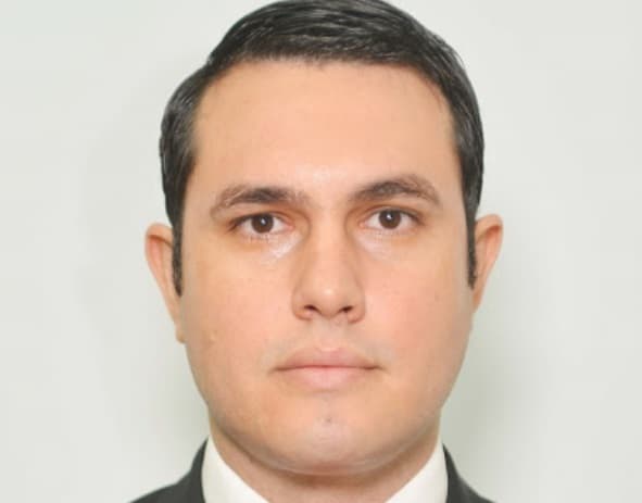 Diputado no tiene matrícula de abogado, pero pretende juzgar a jueces y fiscales