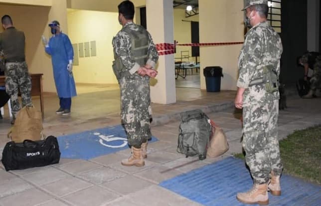 Militares contagiados hasta participaron de “farra”, aseguran