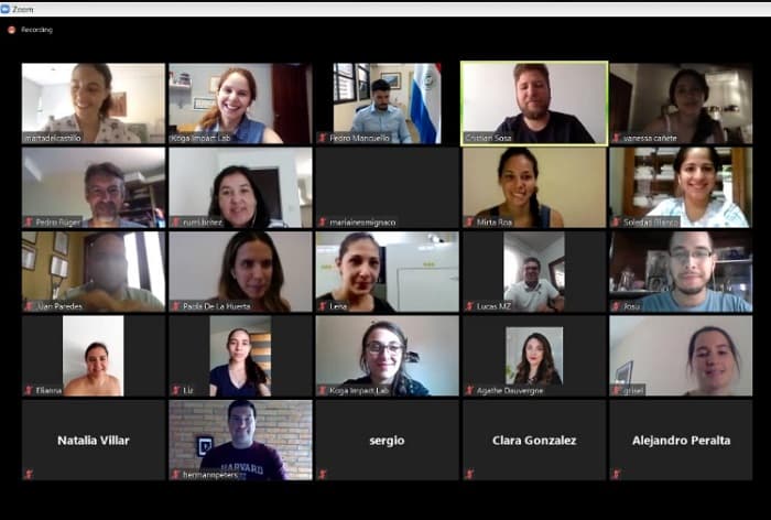 Abren convocatoria de becas para formar a emprendedores