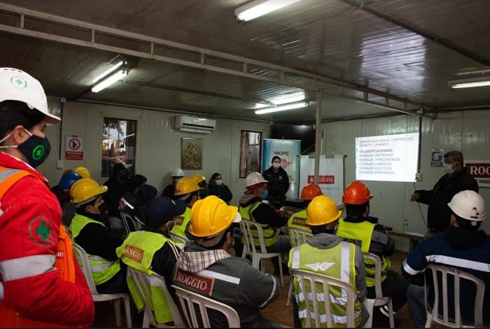 Conductores de la obra Corredor de Exportación reciben capacitación