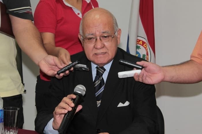 Procesado irá a prisión, pero no por robar pomelos, afirma juez