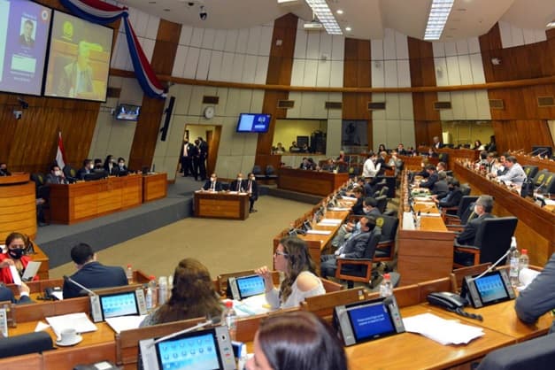 Diputado da positivo a Covid-19 y manda a cuarentena a colegas