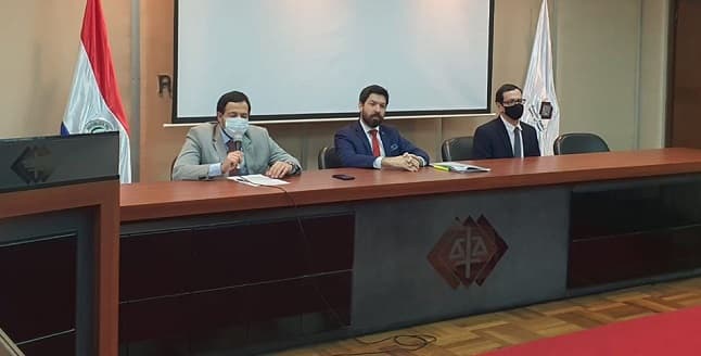 Fiscalía apunta a fraude en investigación de compra de insumos