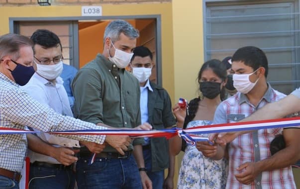 Abdo Benítez destaca obras para dar protección a sectores vulnerables