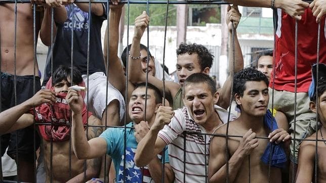 Sancionan ley para liberar reclusos por la pandemia