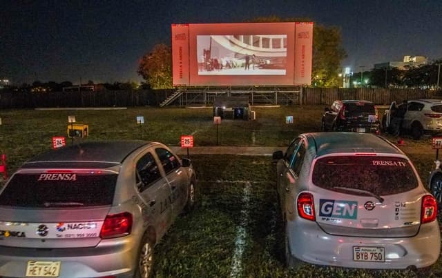 Proyecciones en autocines como propuesta de fin de semana