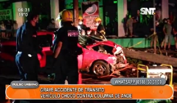 Automóvil impactó contra columna de la ANDE y dejó sin luz a un barrio