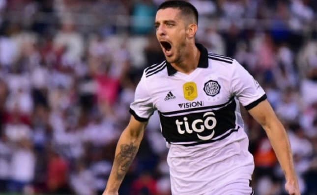 Alejandro Silva da negativo a Covid-19 y está a disposición de Garnero