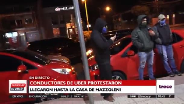 Conductores de Uber protestan en casa de Mazzoleni