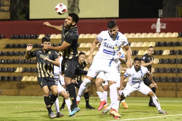 Guaraní se empantana ante el 12 de Octubre