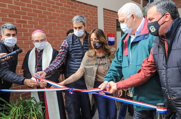 Entregan millonaria inversión en obras sociales en Itapúa