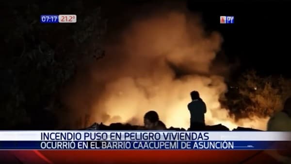 Vecinos evitan que incendio alcance viviendas en Asunción