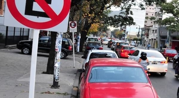 Mujer amenazó contagiar con Covid-19 a agentes PMT, afirma director