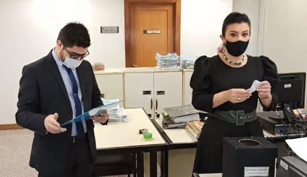 Abren sumario y suspenden a jueza que realizó sorteo “amañado”