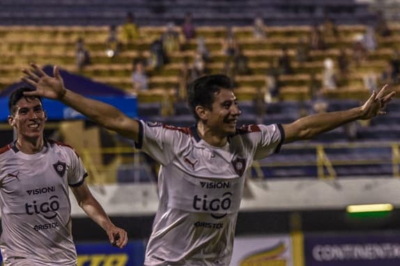 Cerro Porteño vence en Luque y es puntero provisorio