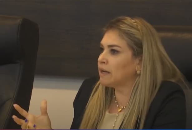 Para Marchuk manoseo no es relevante, “no es igual al coito”