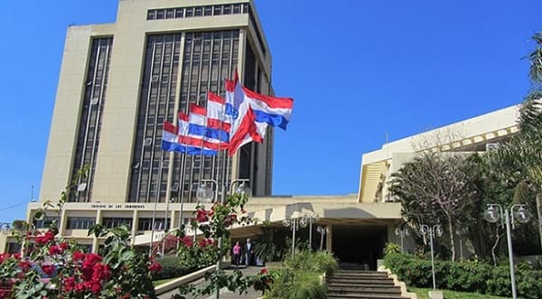 Junta de Asunción rechaza aumento salarial a funcionarios