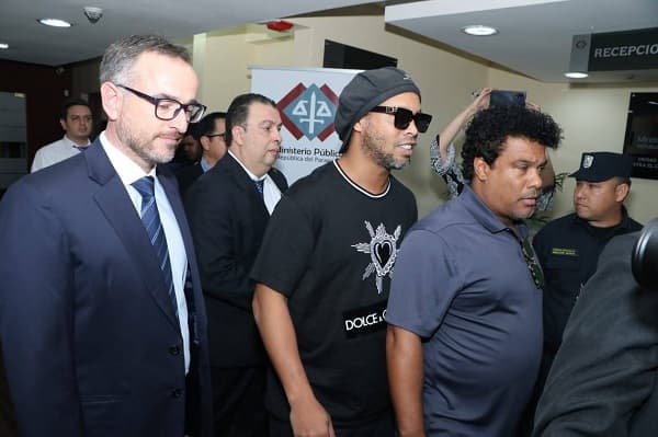 Fijan fecha para audiencia preliminar de Ronaldinho y hermano