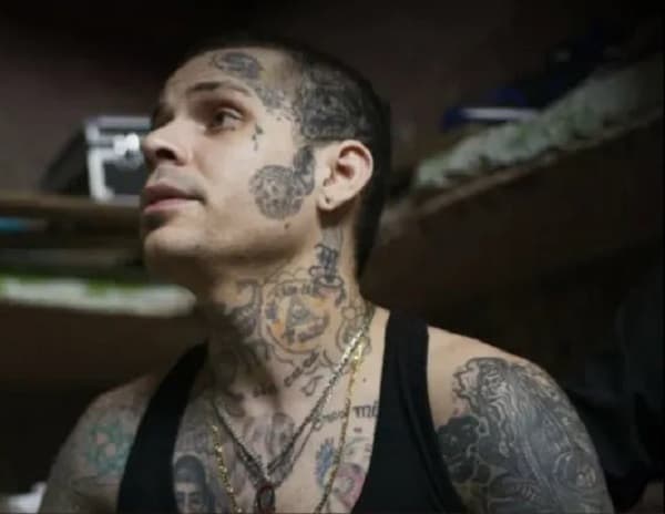 Recluso “estrella de Netflix” es sometido a requisa tras publicaciones en redes