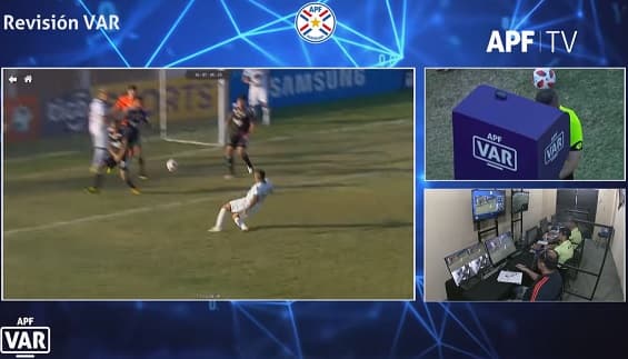 “Frente al arquero está, voy a anular el gol”