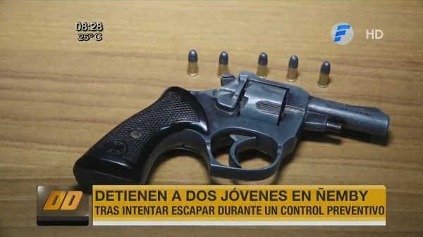 Detienen a dos jóvenes por portar un arma de fuego en Ñemby
