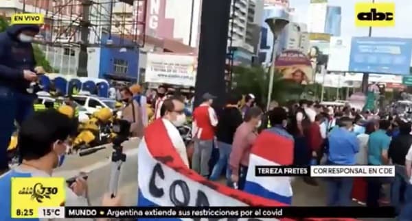 Manifestantes cierran ruta en Ciudad del Este