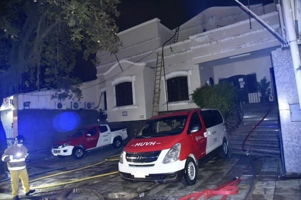 Controlan principio de incendio en sede de ministerio