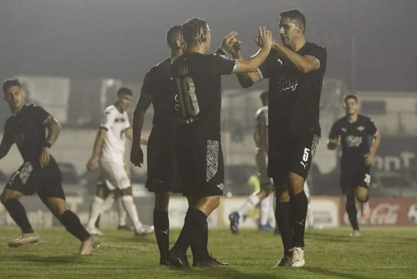 Libertad supera a General y se acerca a la punta