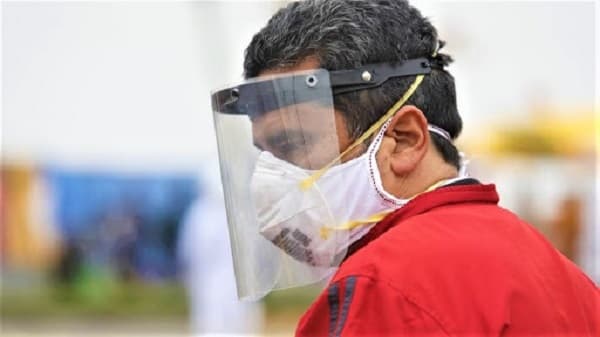 Protectores faciales no reemplazan a las mascarillas, aseguran