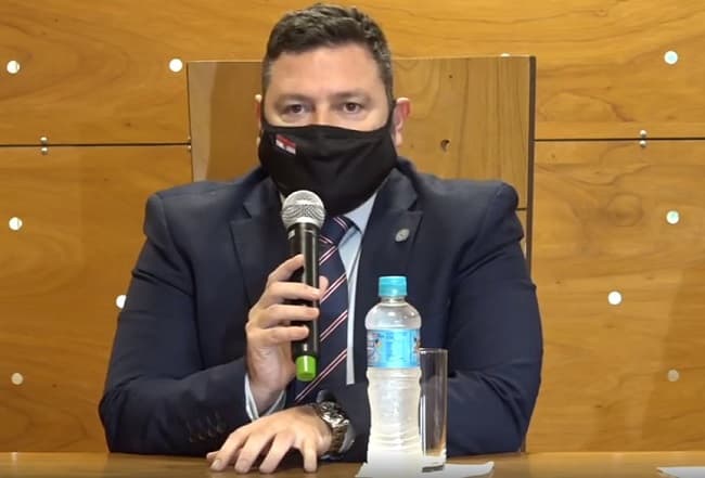 Procurador renuncia tras escándalo de los USD 7 millones