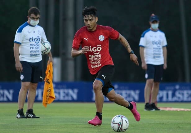 Arzamendia da positivo y se queda al margen de la Albirroja