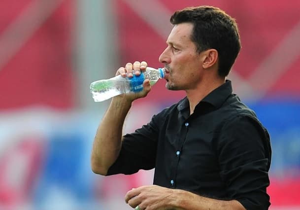 Bassedas trae propuestas, mientras Landaida interina en Olimpia