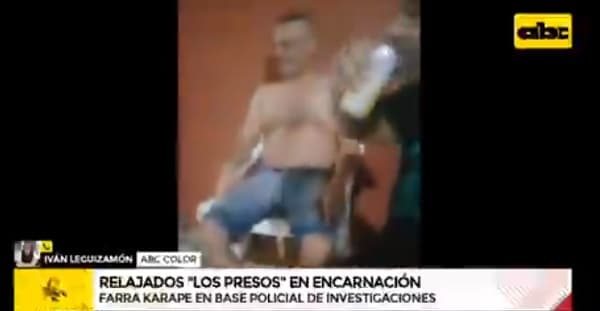 Custodio “farrea” con detenidos en sede de Investigaciones de Encarnación