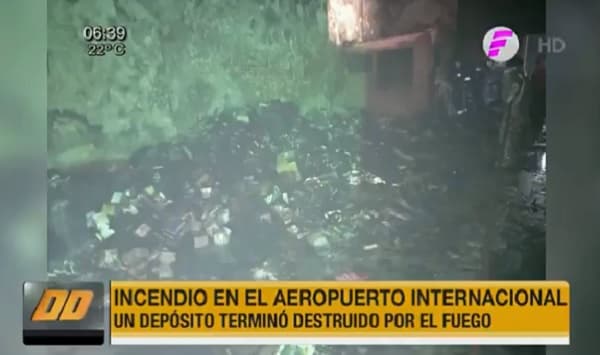 Depósito de mercaderías del Silvio Pettirossi ardió en llamas