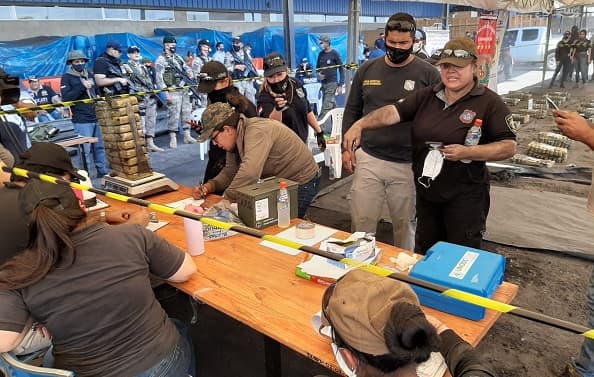 Droga hallada en puerto este viernes ronda los 600 kilos