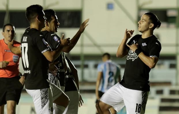 Libertad golea a Guaireña a domicilio
