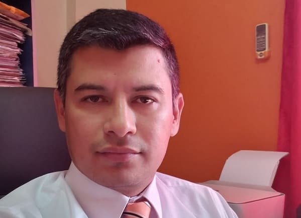 Abdo Benítez destituye a Vega tras imputación