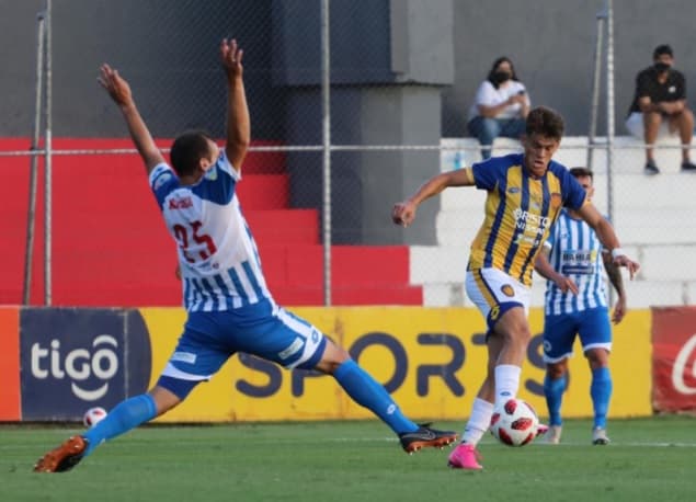 12 de Octubre termina pidiendo la hora ante Luqueño